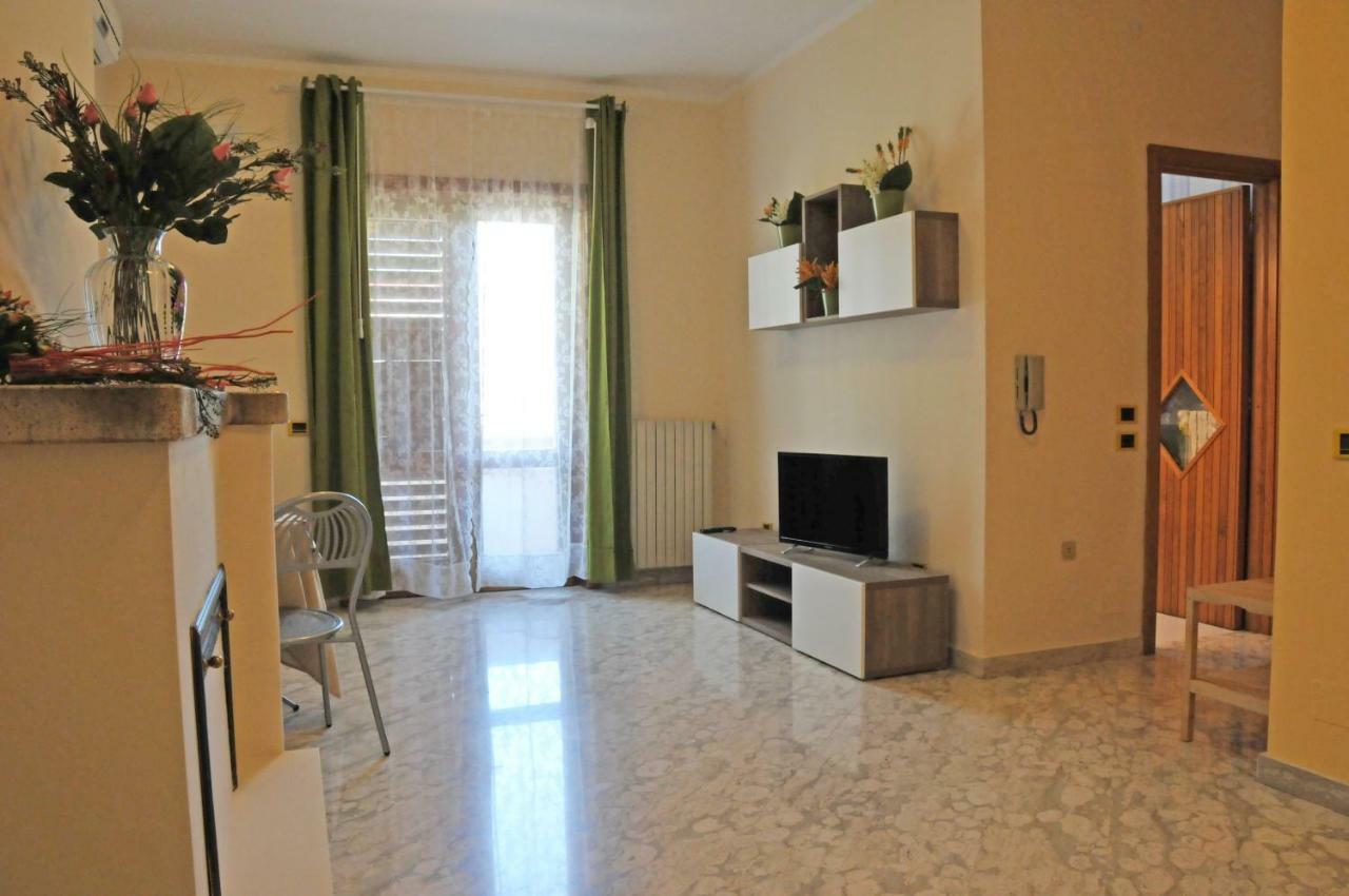 Paestum Rosae Bed & Breakfast Bagian luar foto